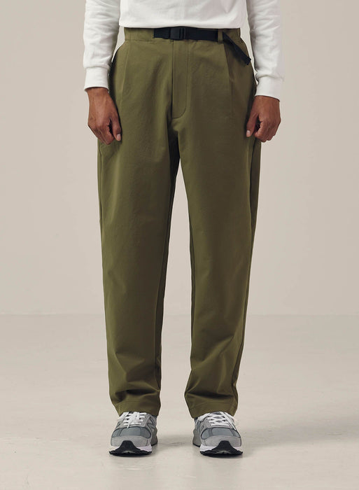PANTALONES ONE TUCK TAPERED STRETCH PANTS HOMBRE OLIVE GREEN
